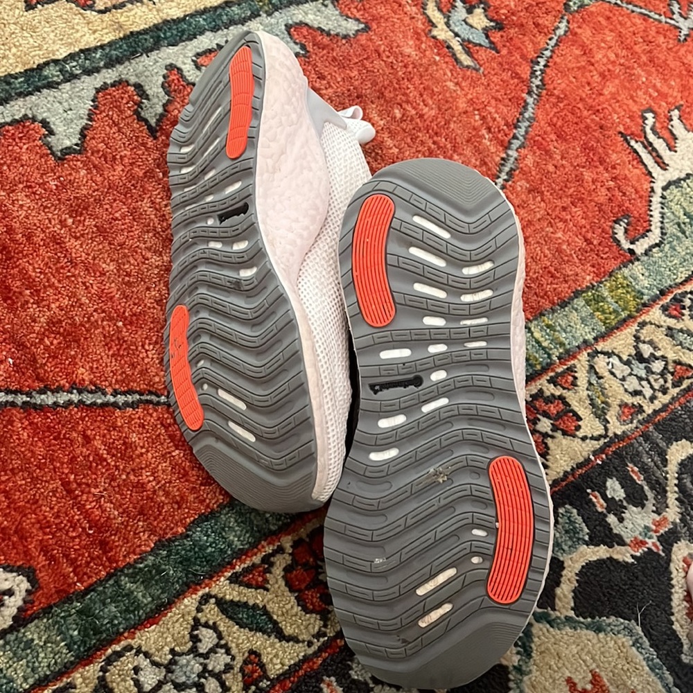 COPY - Adidas alphaboost - EUC - barely worn - - Picture 5 of 5